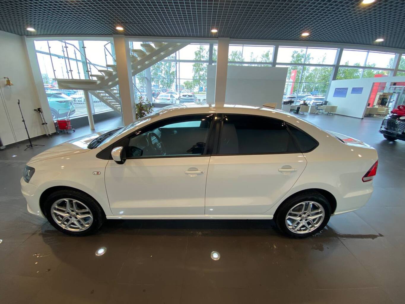 VOLKSWAGEN POLO