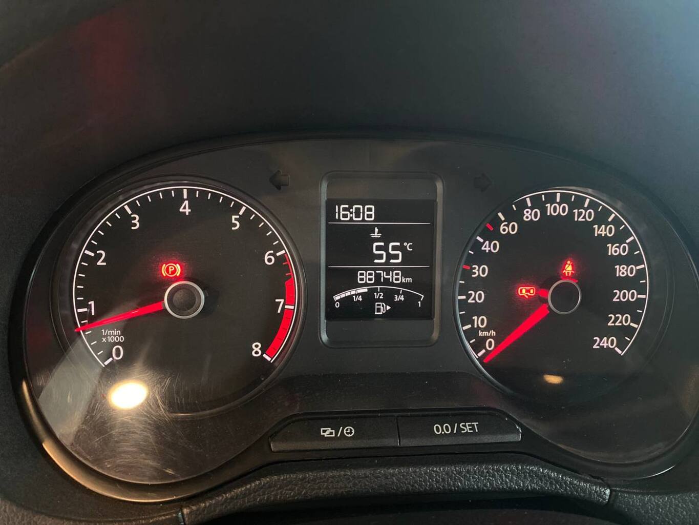 VOLKSWAGEN POLO