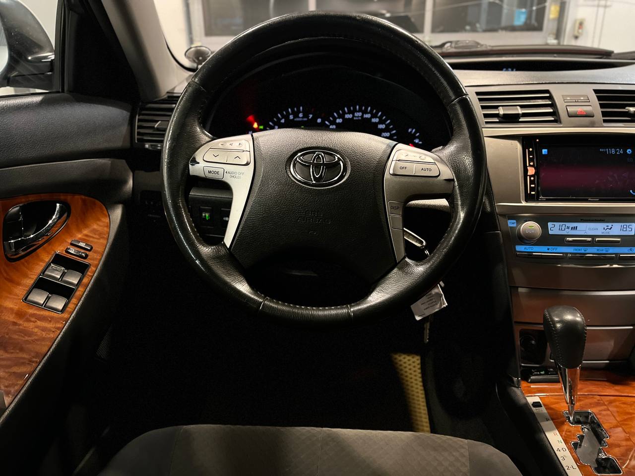 TOYOTA CAMRY