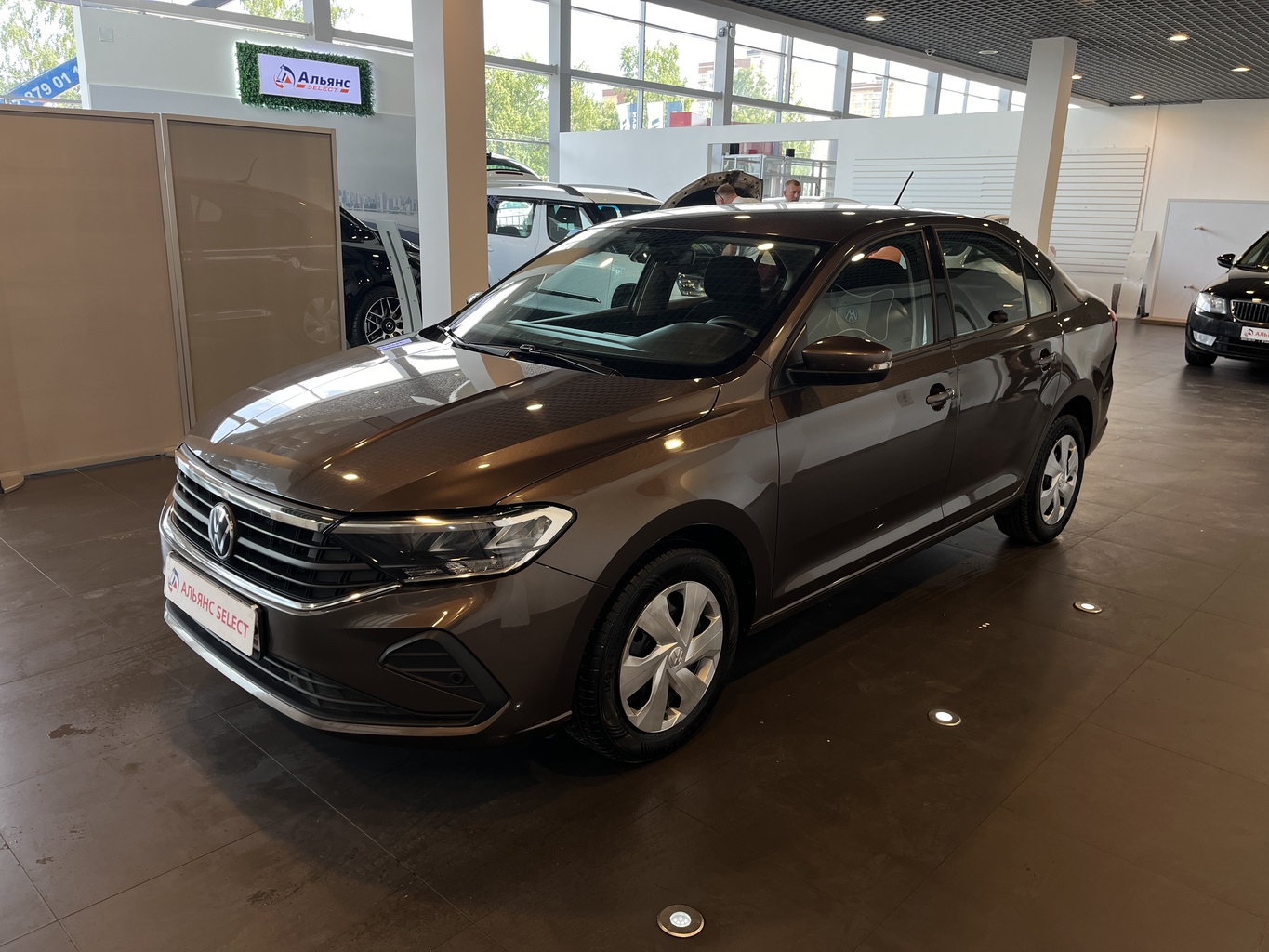 VOLKSWAGEN POLO