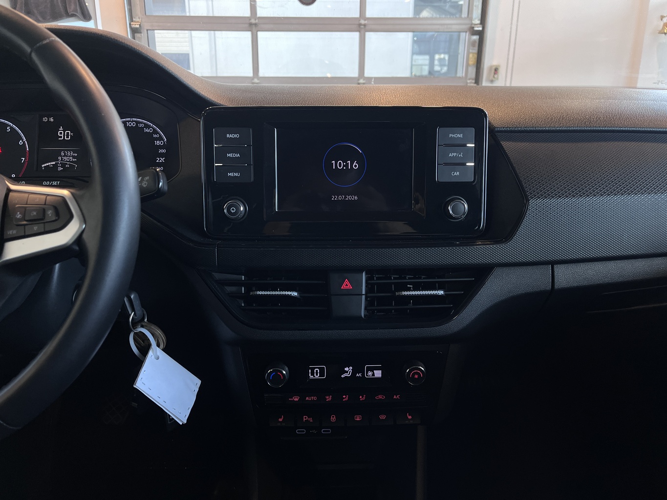 VOLKSWAGEN POLO