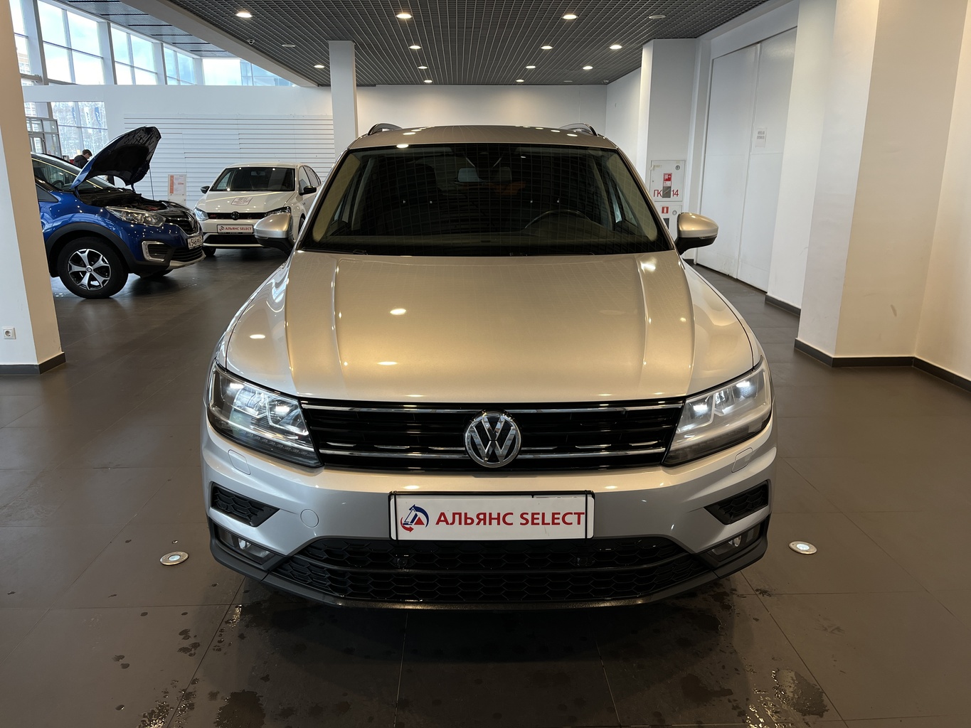 VOLKSWAGEN TIGUAN