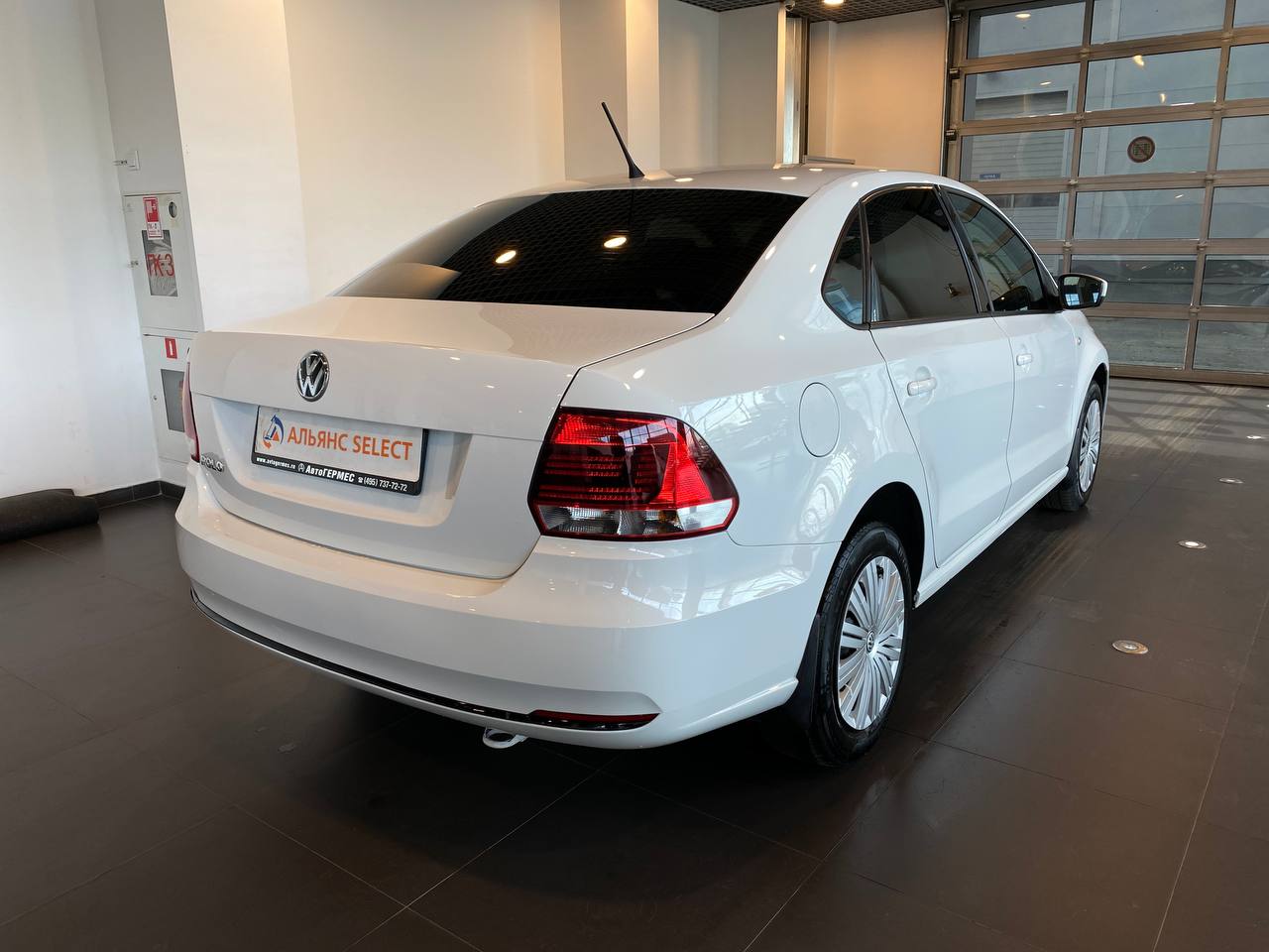 VOLKSWAGEN POLO
