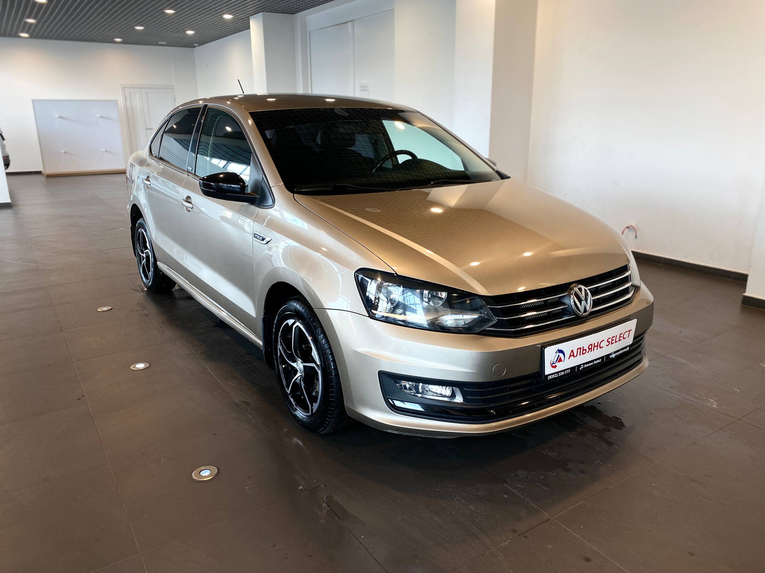VOLKSWAGEN POLO