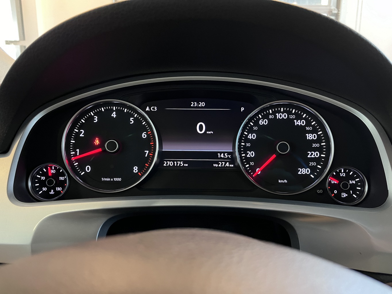 VOLKSWAGEN TOUAREG