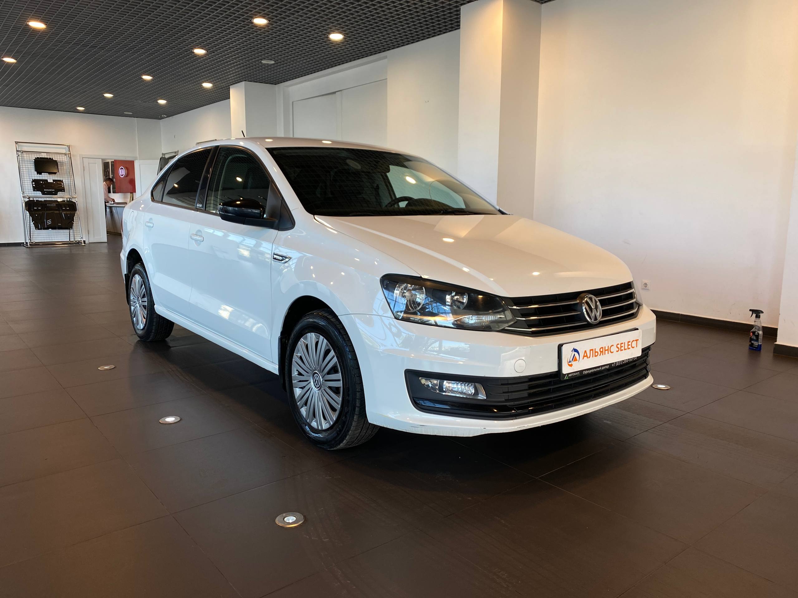 VOLKSWAGEN POLO