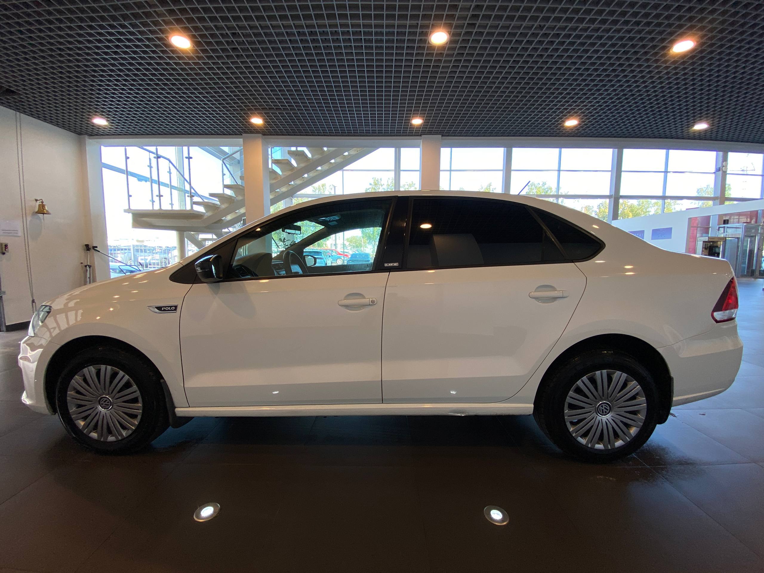 VOLKSWAGEN POLO