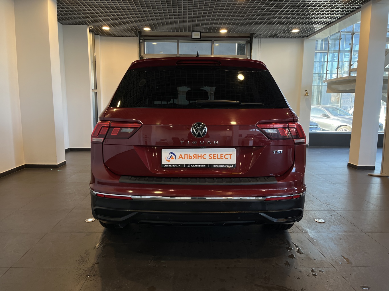 VOLKSWAGEN TIGUAN