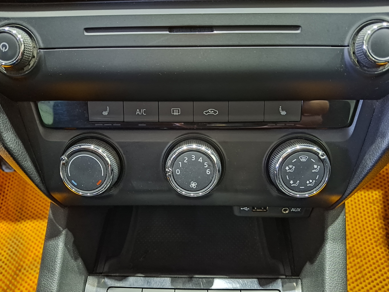 SKODA OKTAVIA