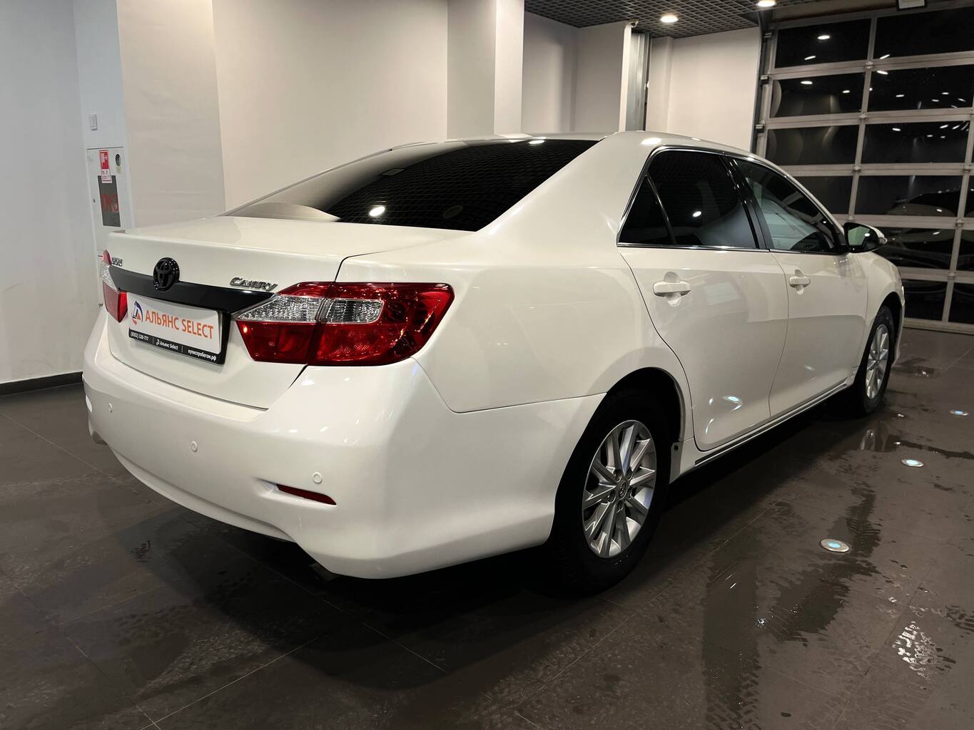 TOYOTA CAMRY