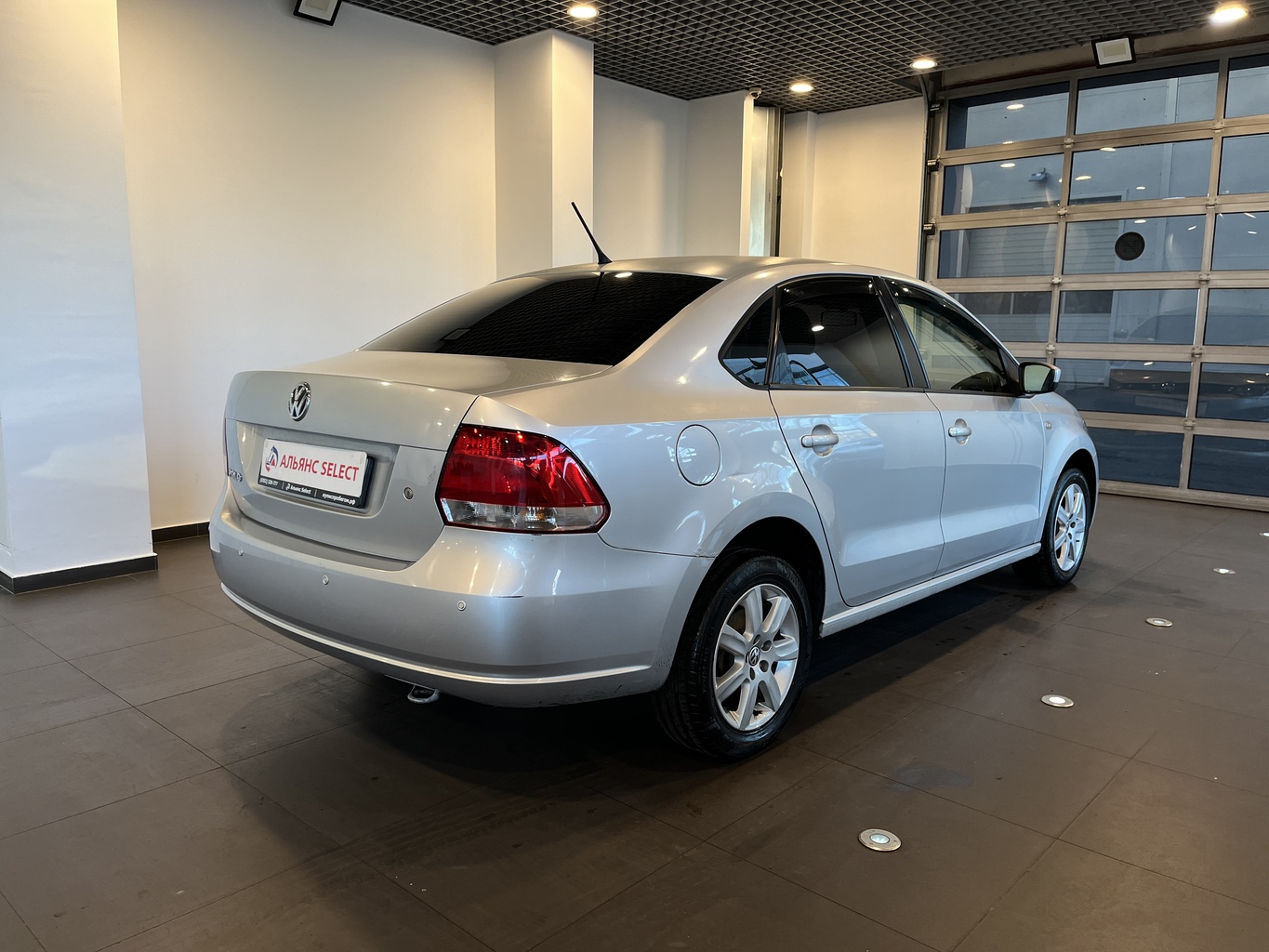 VOLKSWAGEN POLO
