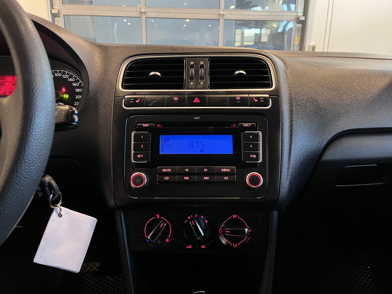 VOLKSWAGEN POLO