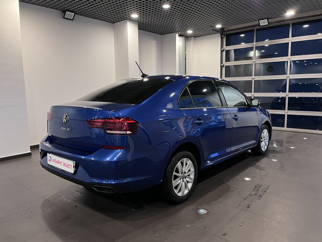 VOLKSWAGEN POLO