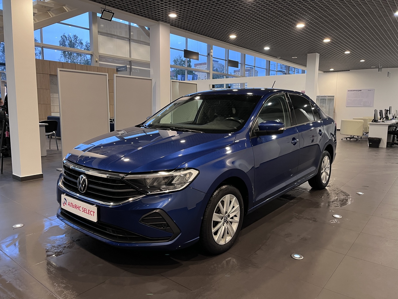 VOLKSWAGEN POLO
