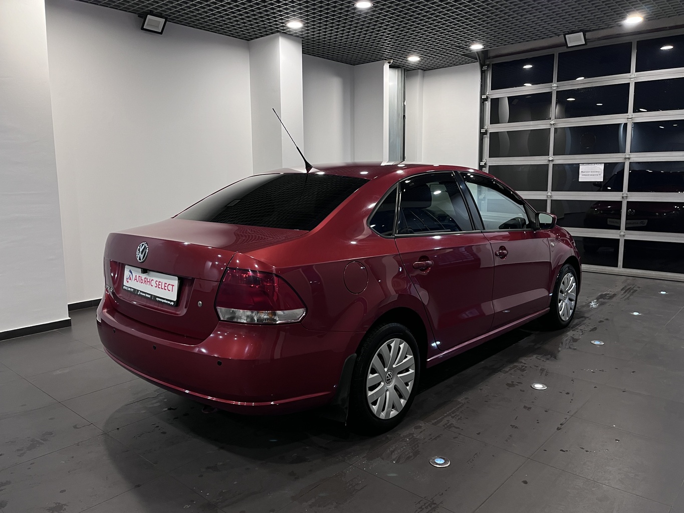 VOLKSWAGEN POLO