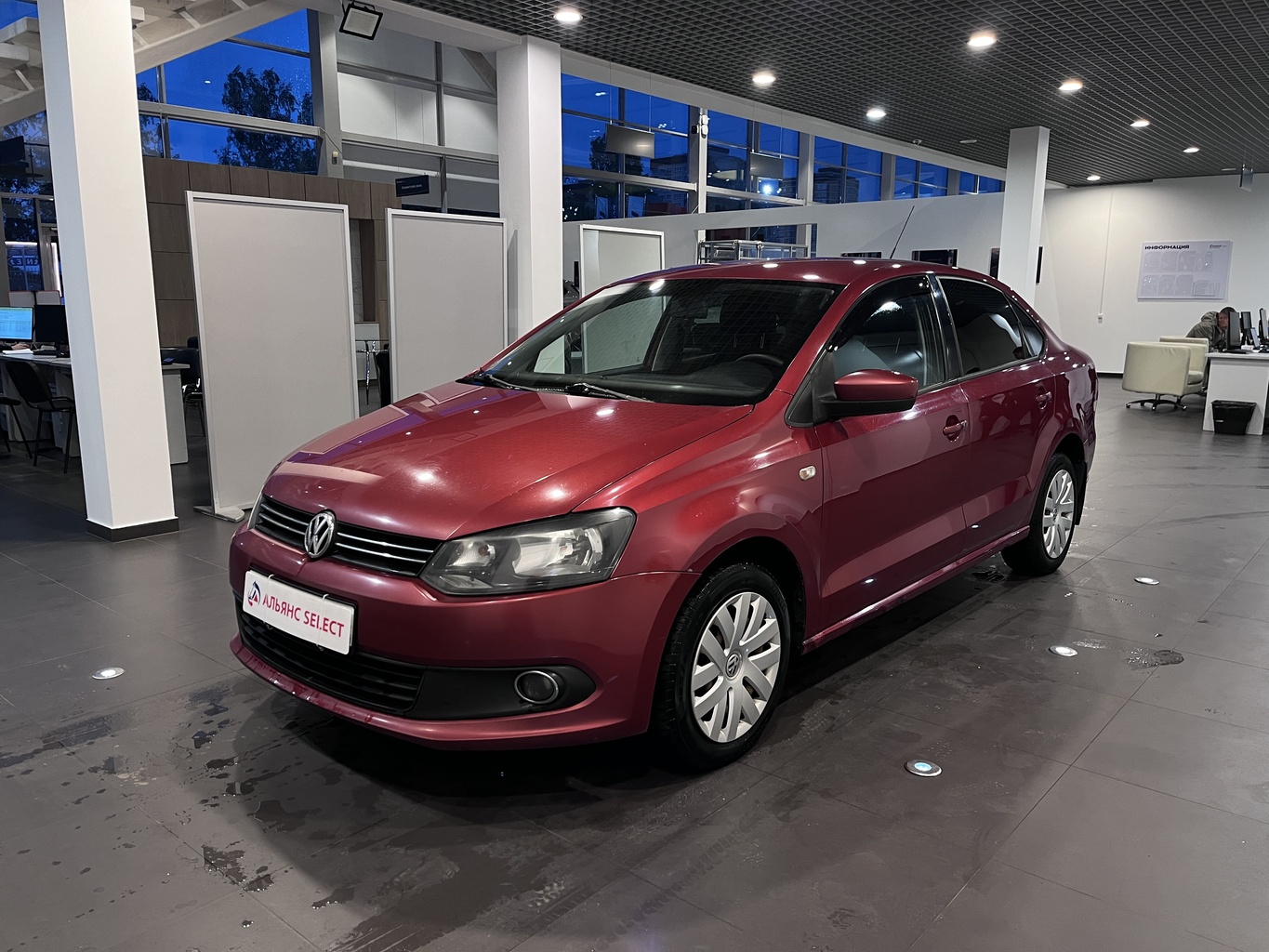 VOLKSWAGEN POLO