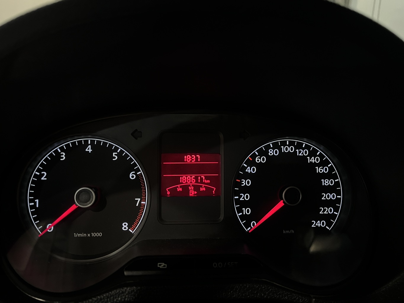 VOLKSWAGEN POLO