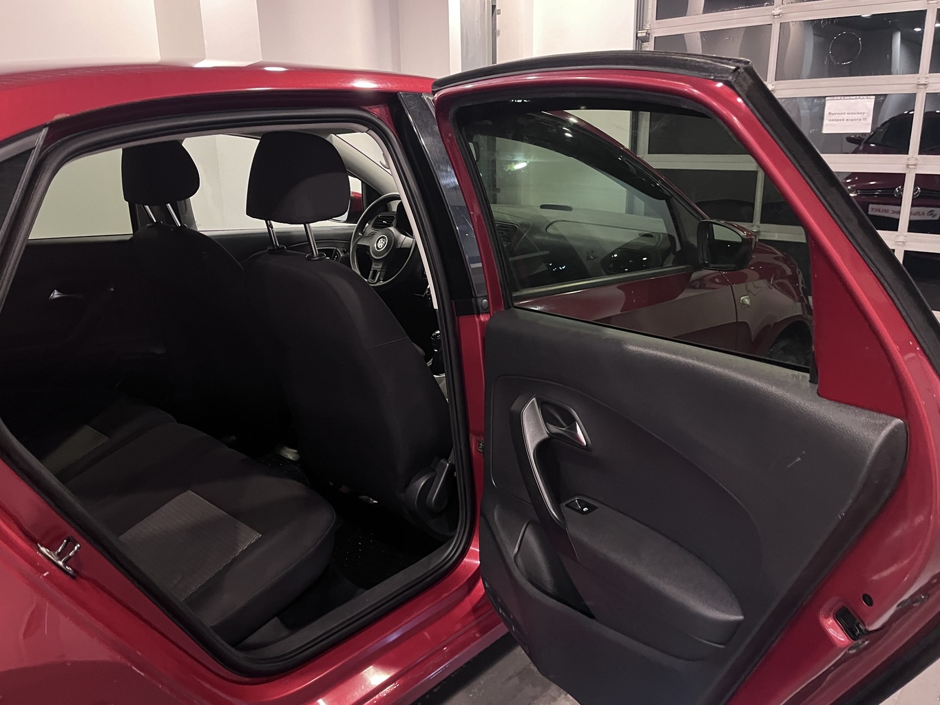 VOLKSWAGEN POLO