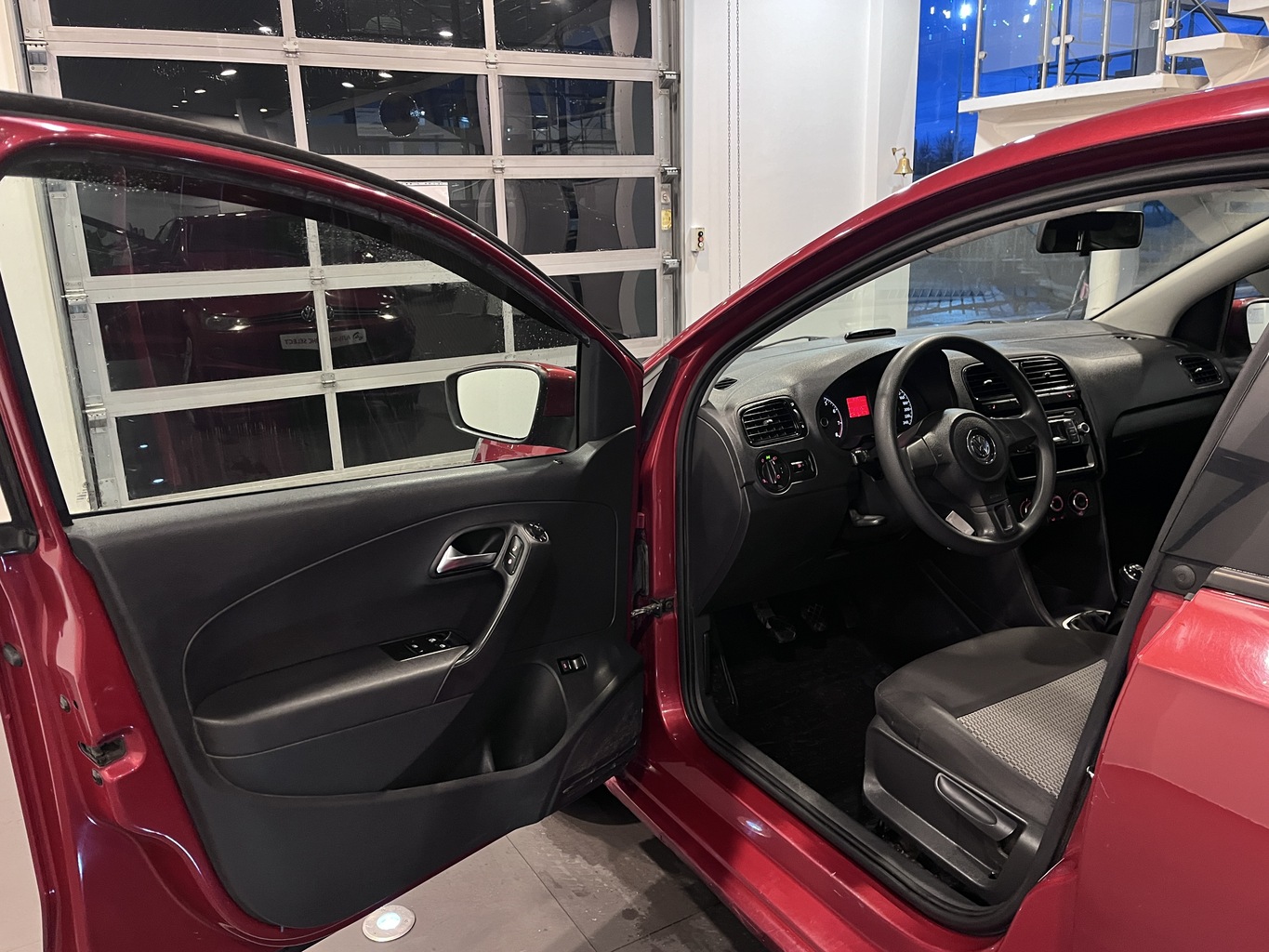 VOLKSWAGEN POLO
