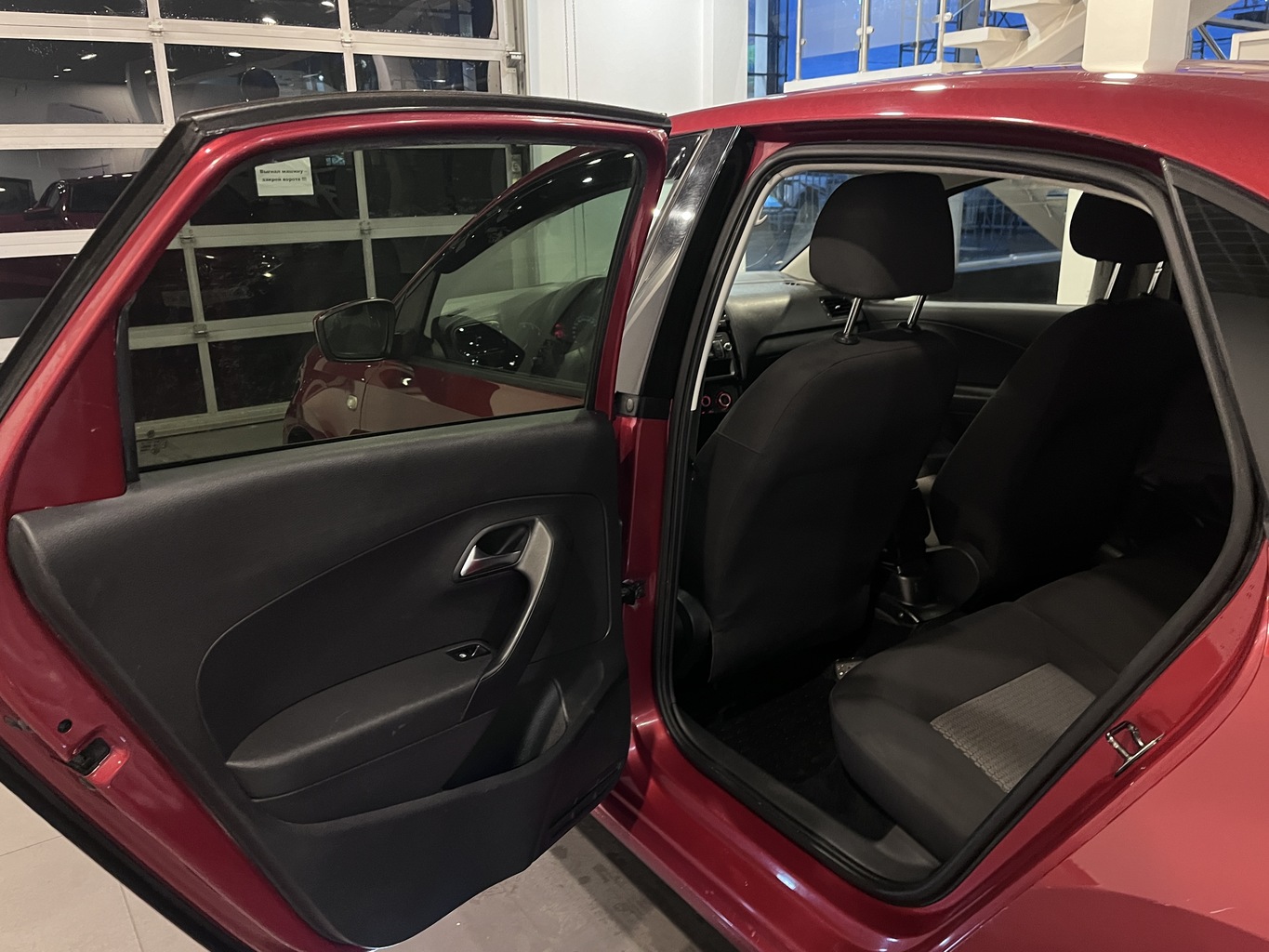 VOLKSWAGEN POLO