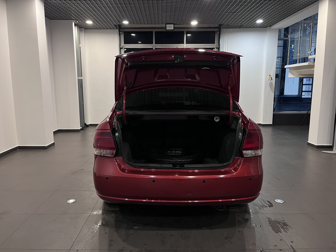 VOLKSWAGEN POLO