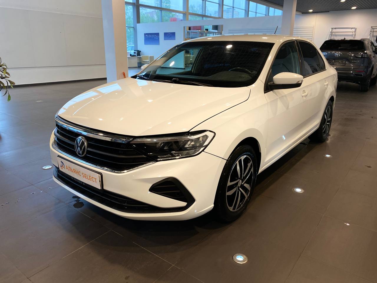 VOLKSWAGEN POLO