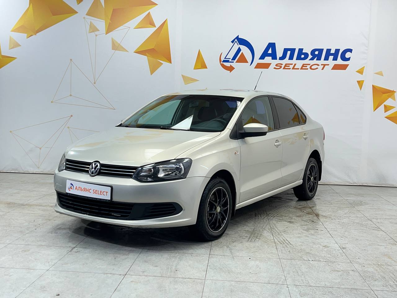 VOLKSWAGEN POLO