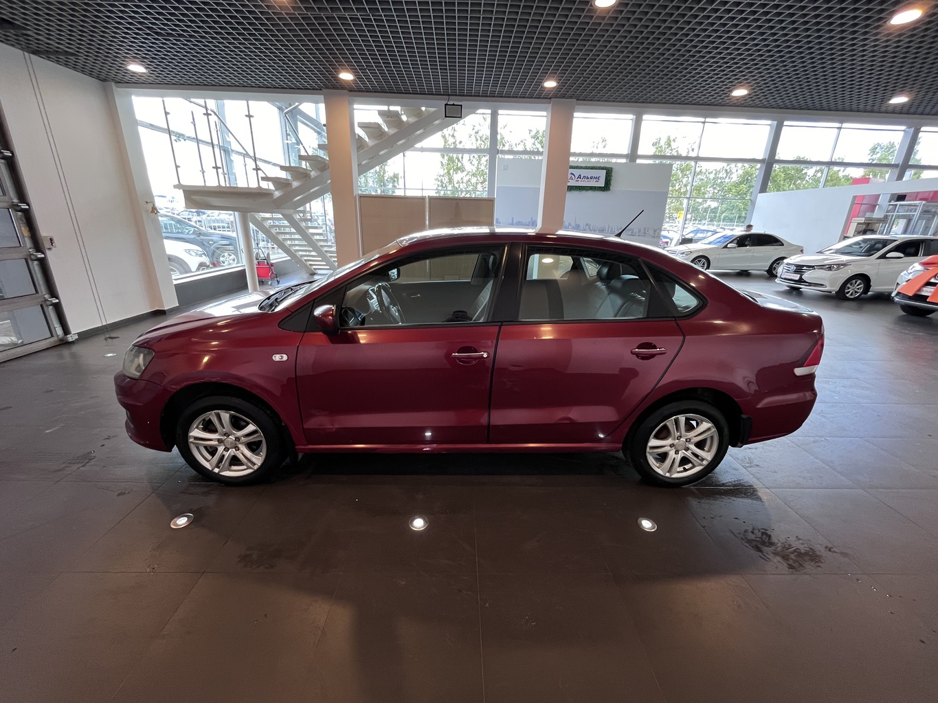 VOLKSWAGEN POLO