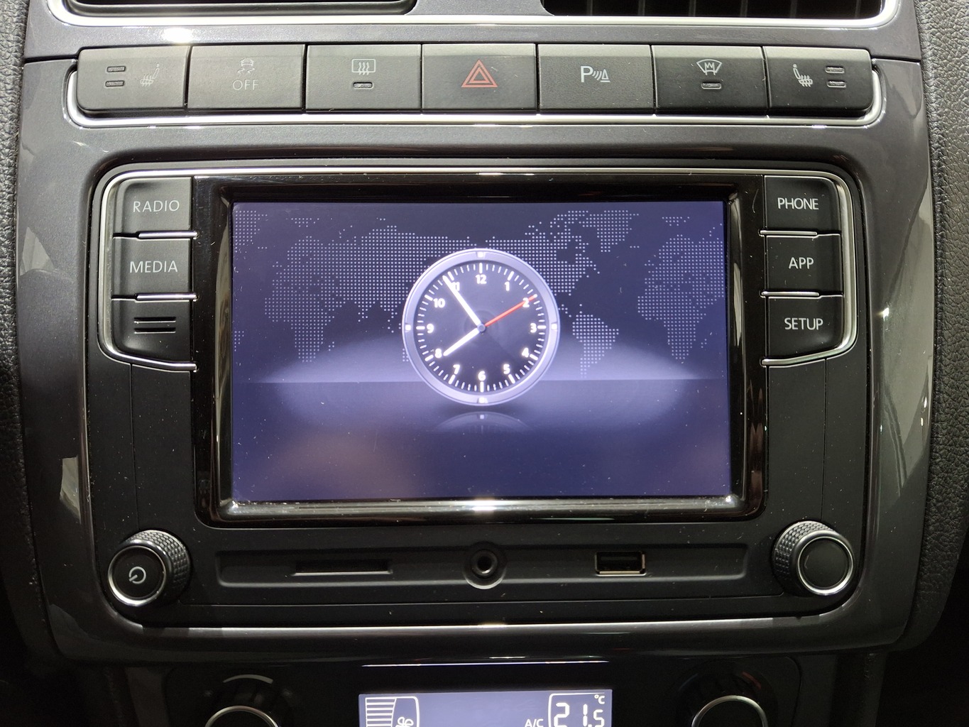 VOLKSWAGEN POLO