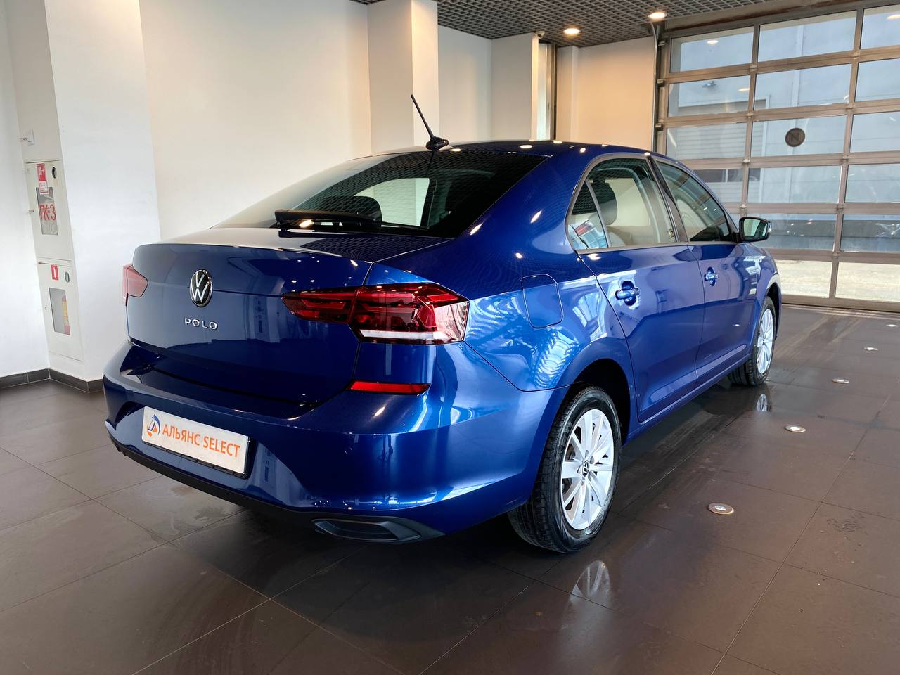 VOLKSWAGEN POLO