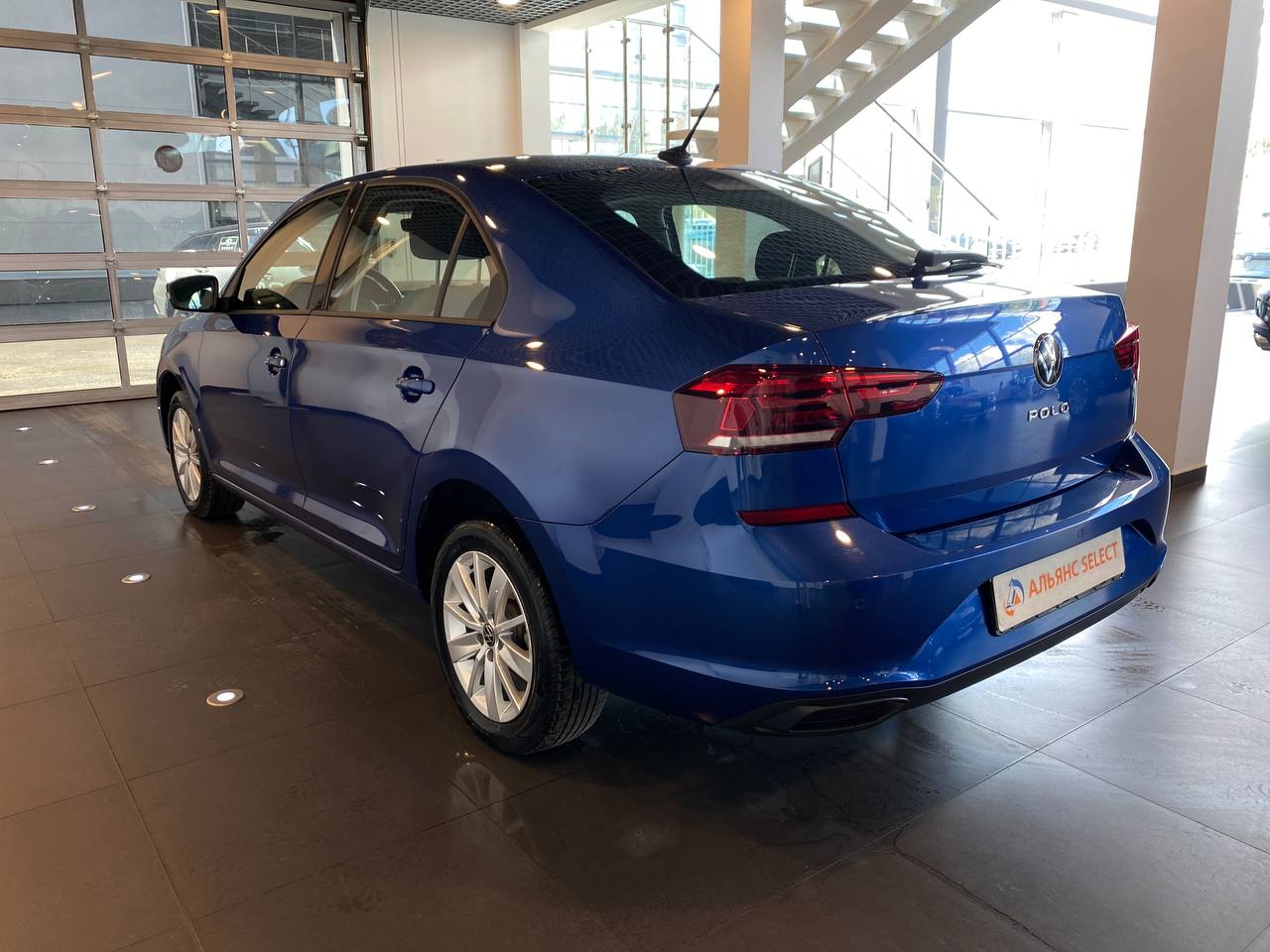 VOLKSWAGEN POLO