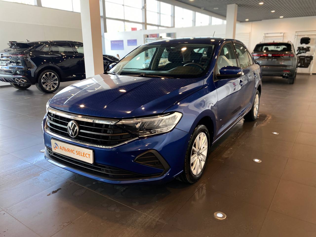 VOLKSWAGEN POLO