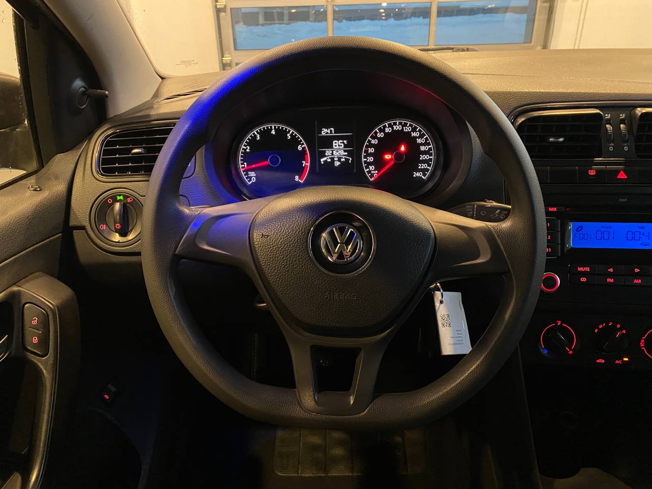 VOLKSWAGEN POLO