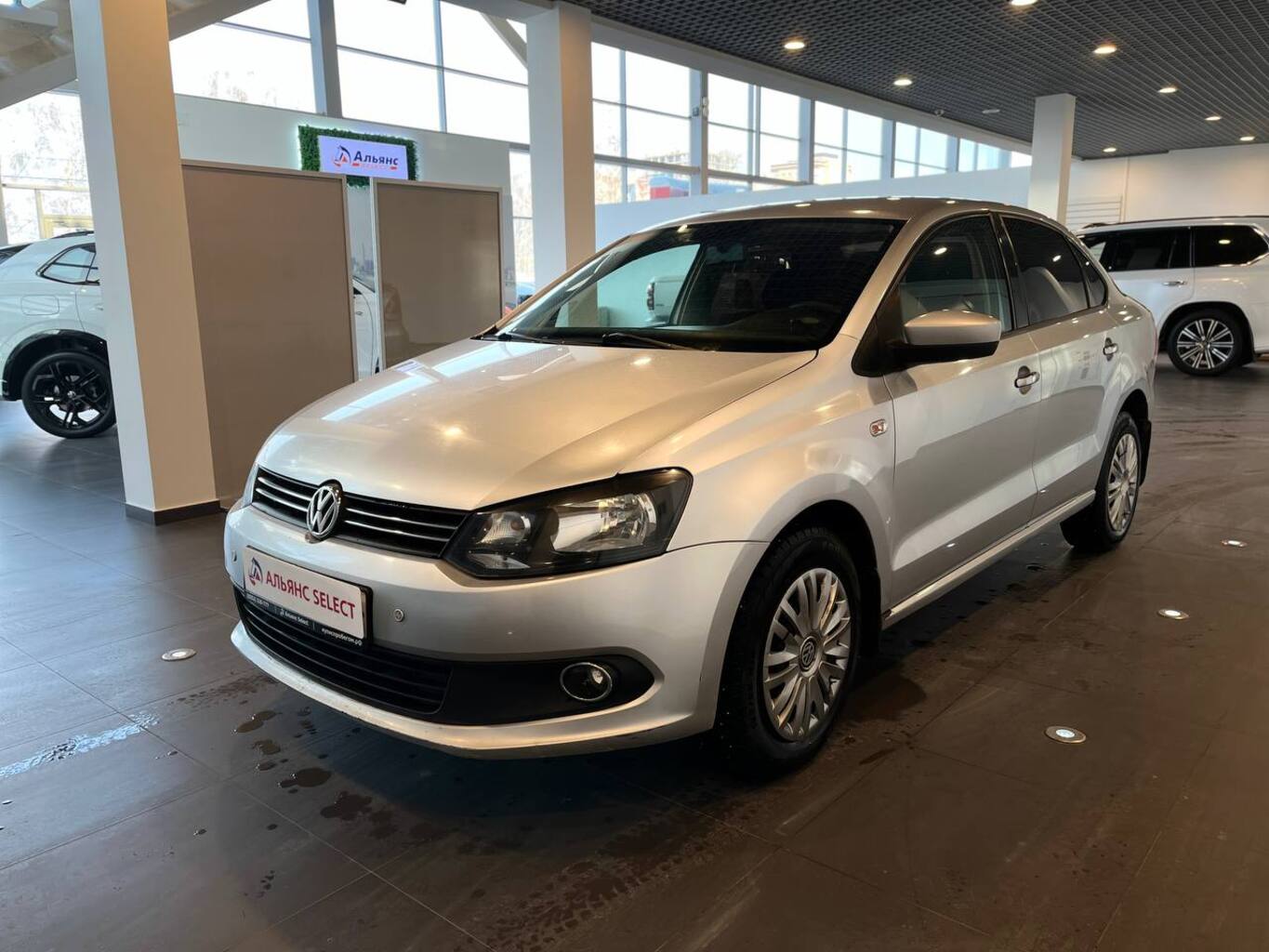 VOLKSWAGEN POLO