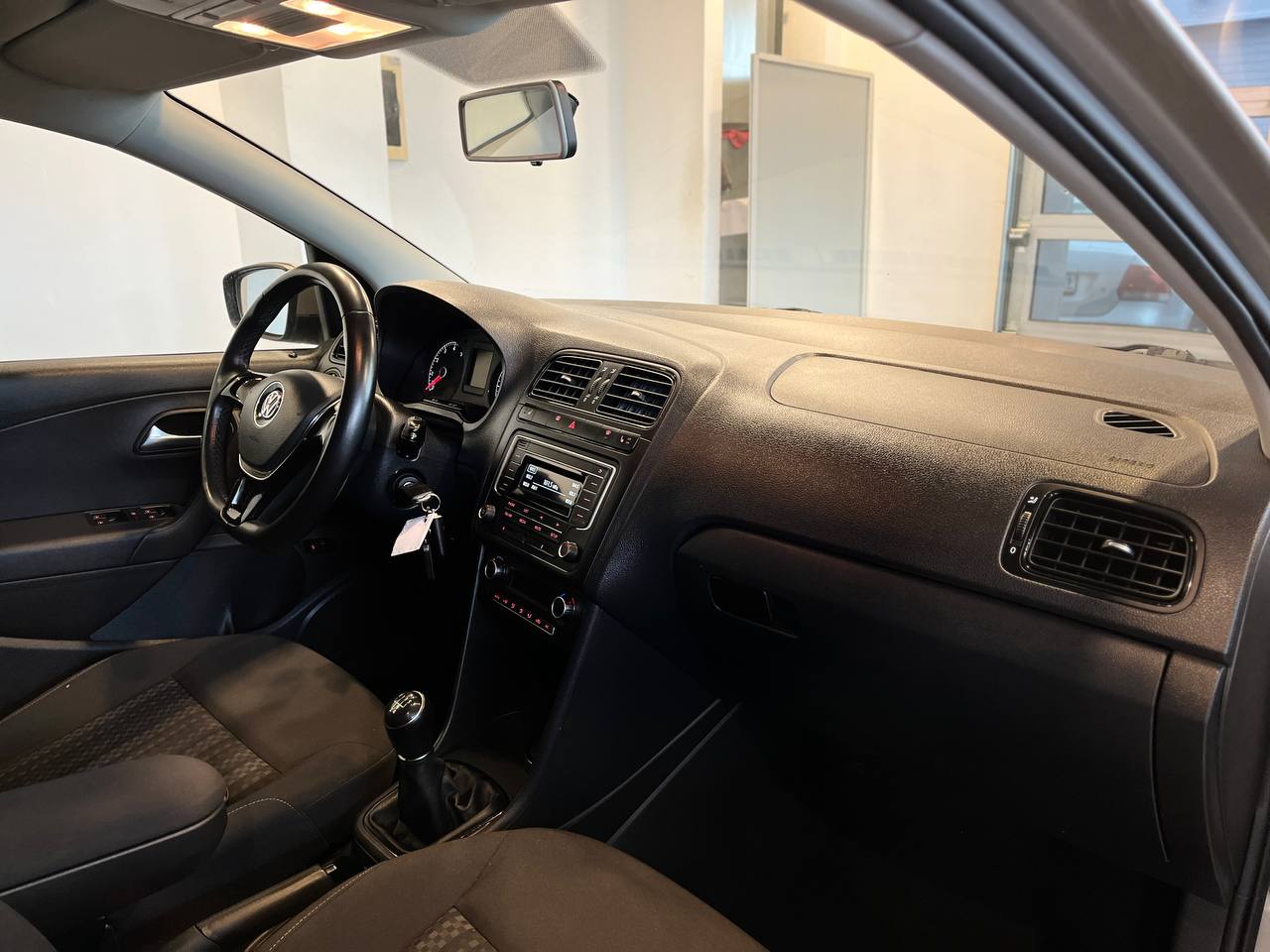 VOLKSWAGEN POLO (ХЭТЧБЕК)