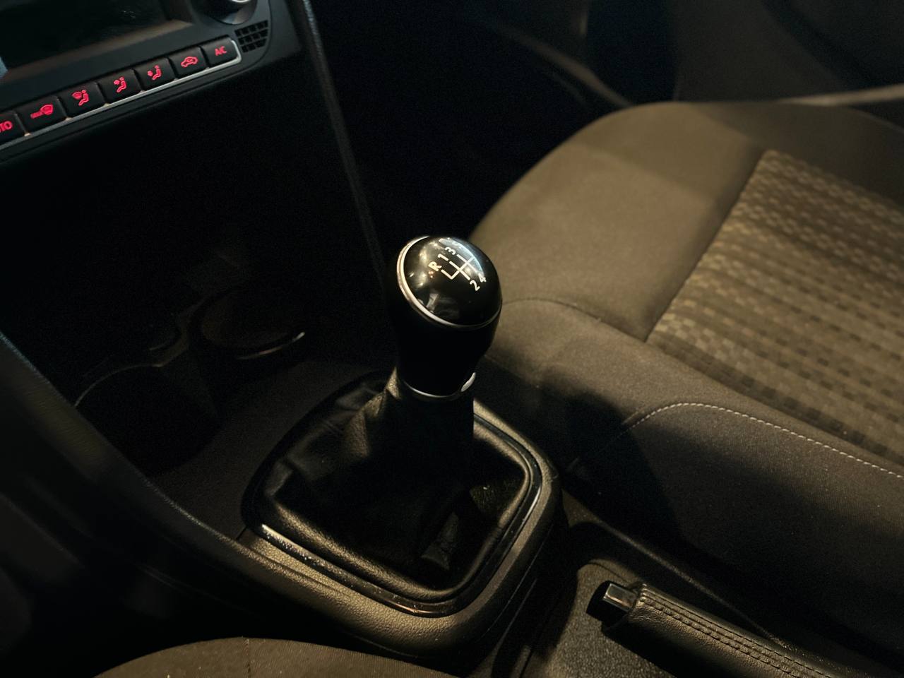 VOLKSWAGEN POLO (ХЭТЧБЕК)