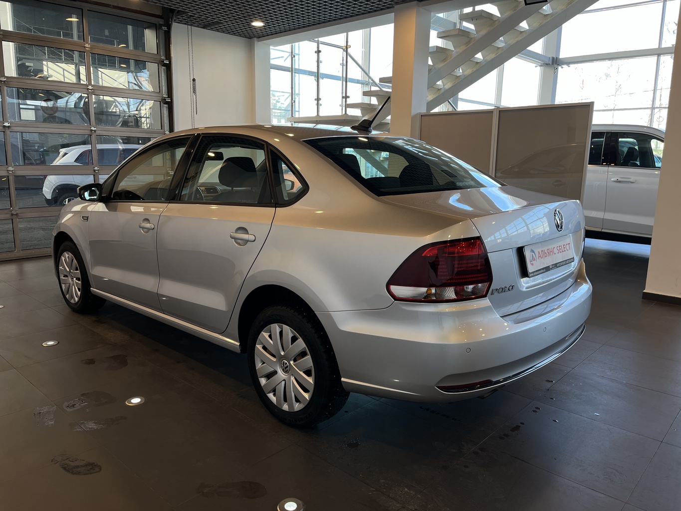 VOLKSWAGEN POLO