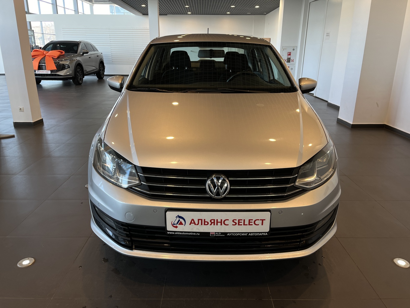 VOLKSWAGEN POLO