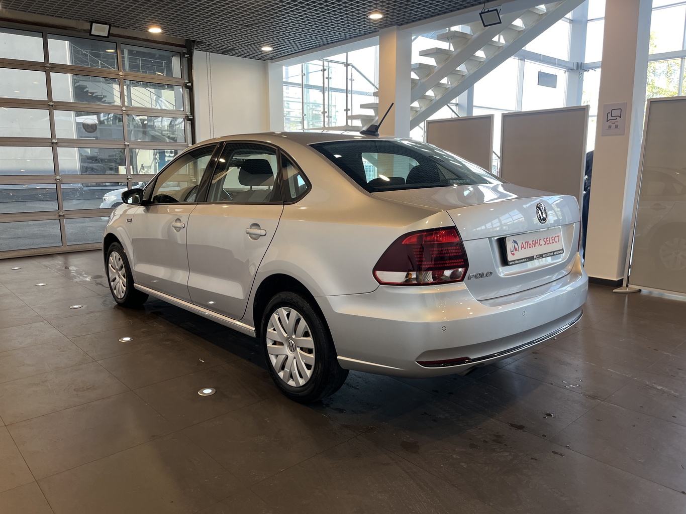 VOLKSWAGEN POLO