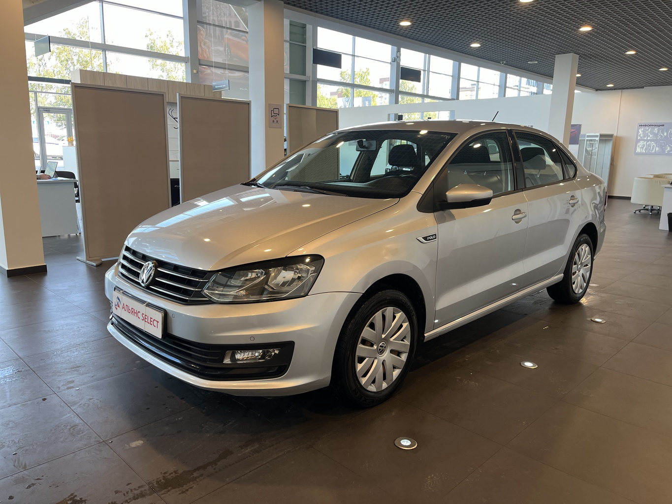 VOLKSWAGEN POLO