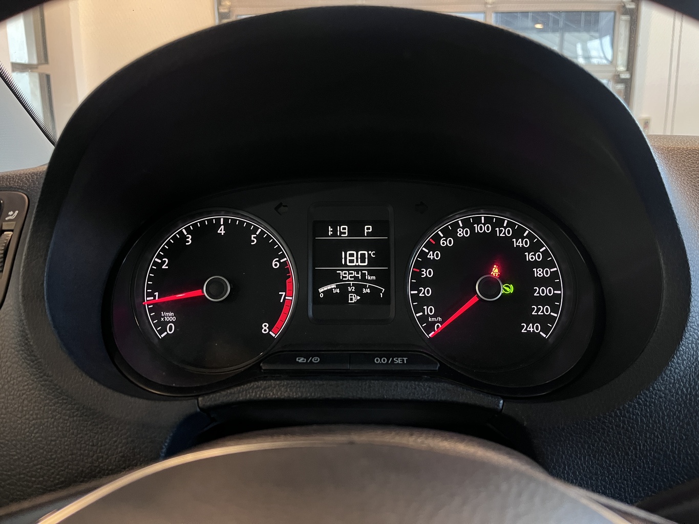 VOLKSWAGEN POLO