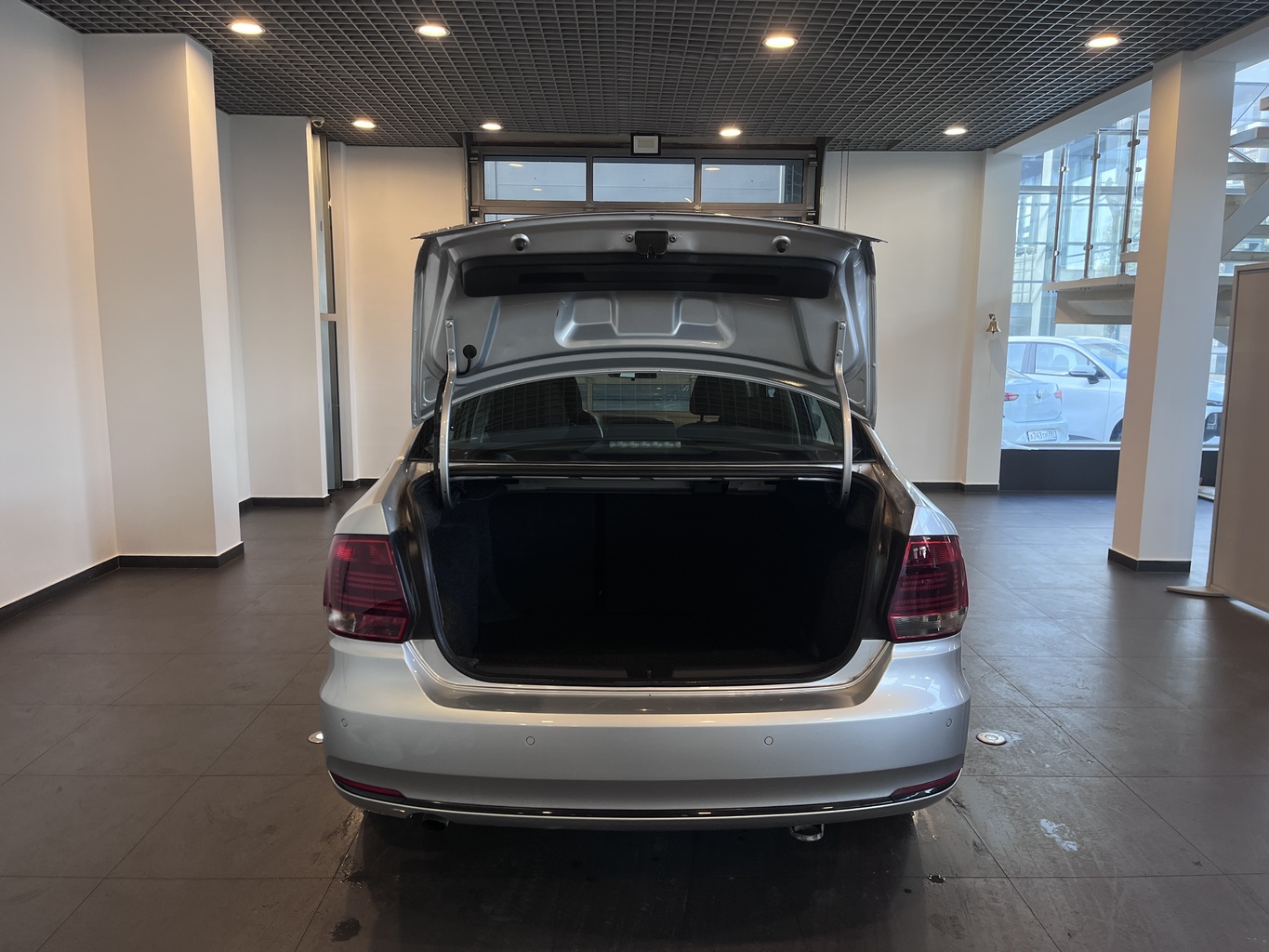 VOLKSWAGEN POLO