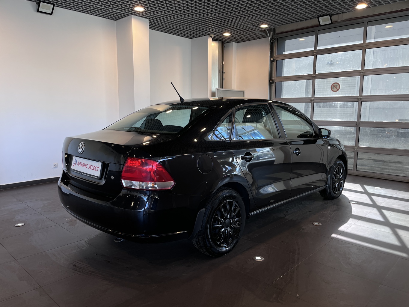 VOLKSWAGEN POLO