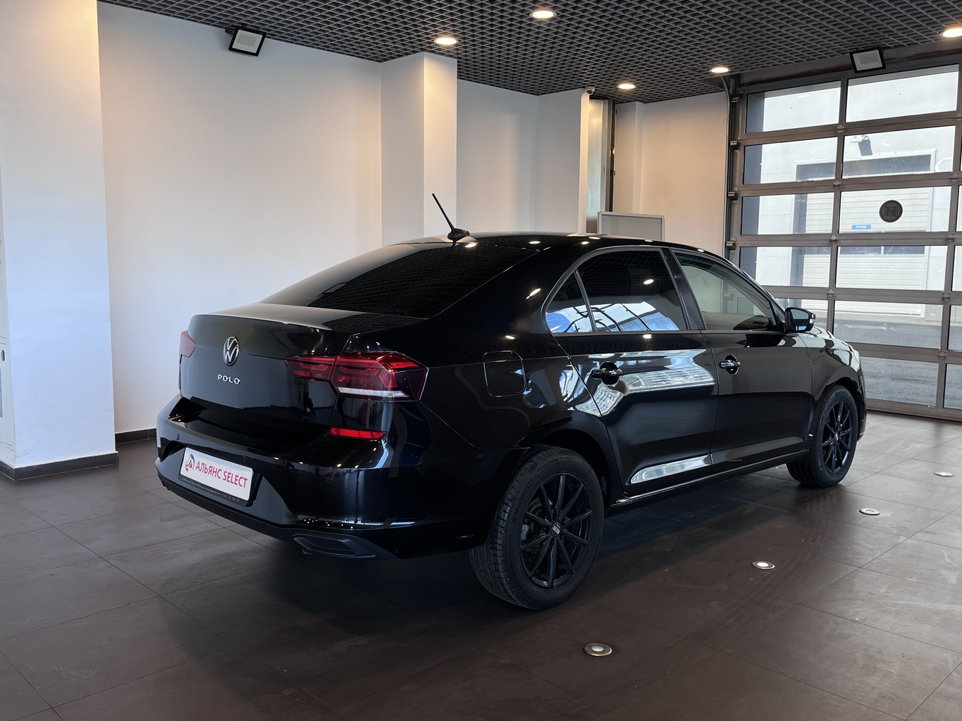 VOLKSWAGEN POLO