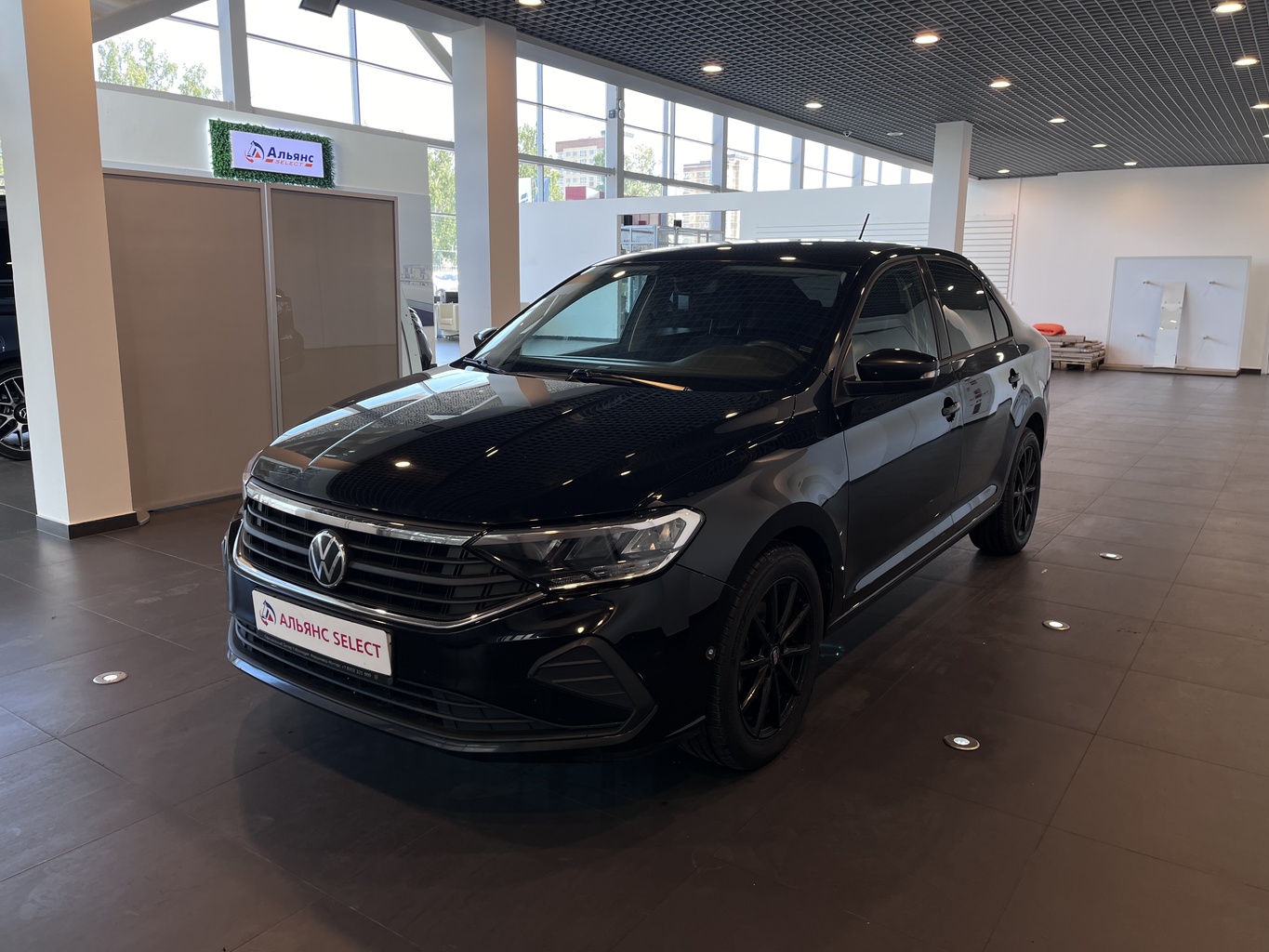 VOLKSWAGEN POLO
