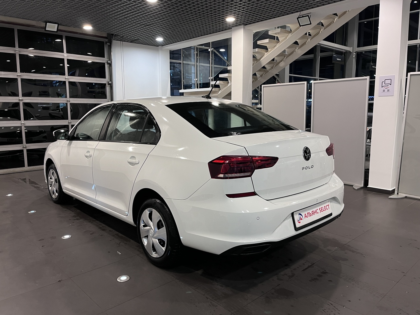 VOLKSWAGEN POLO