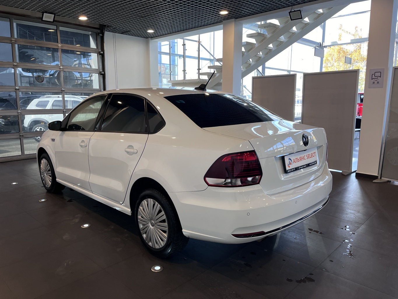 VOLKSWAGEN POLO