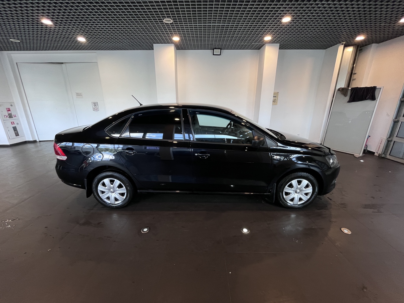 VOLKSWAGEN POLO