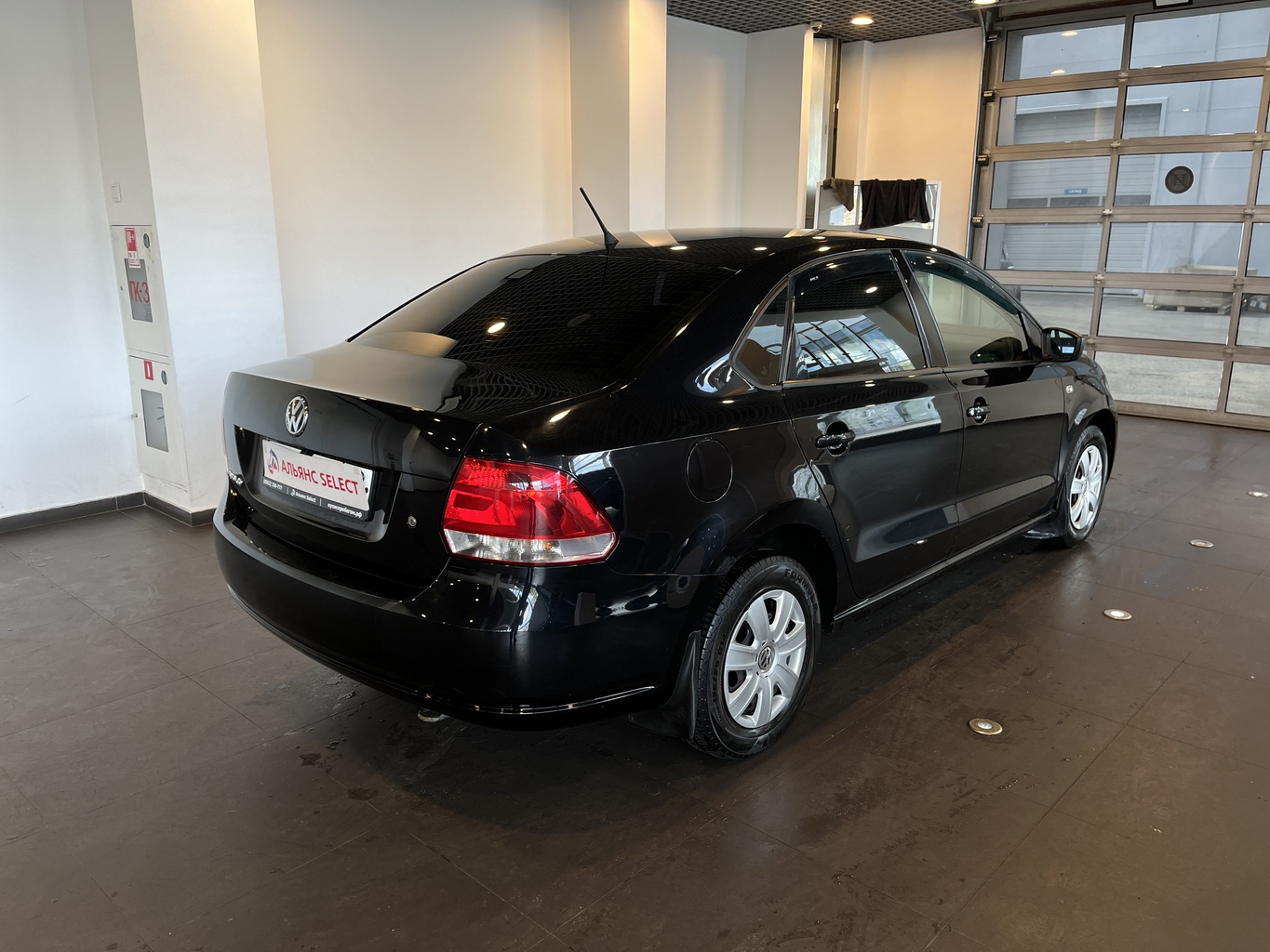 VOLKSWAGEN POLO