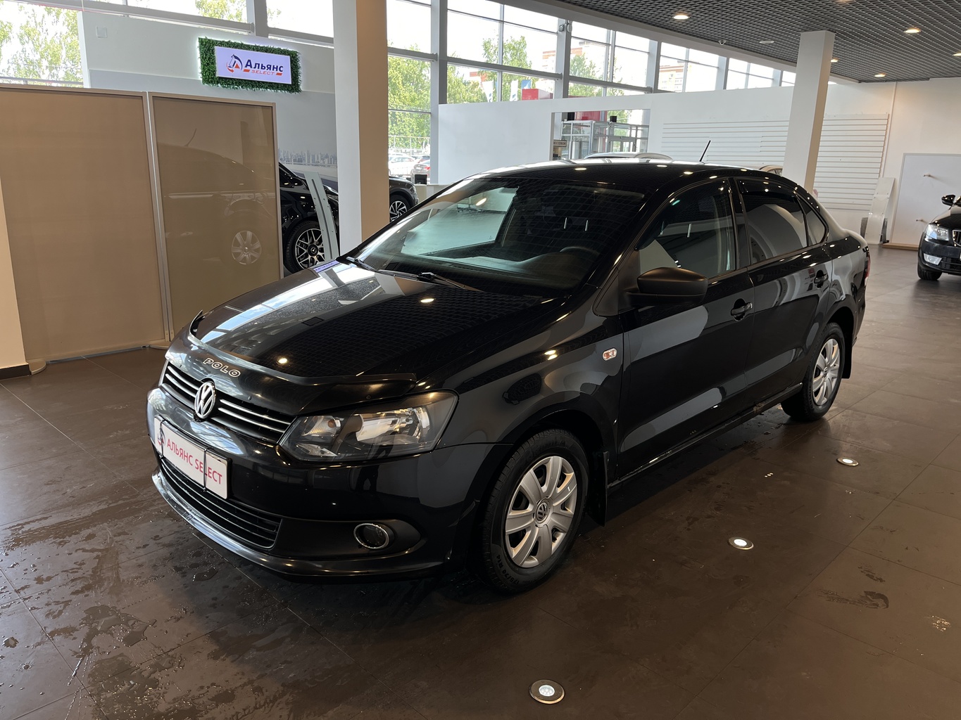 VOLKSWAGEN POLO